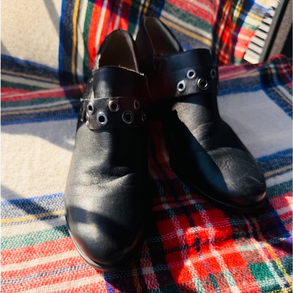 Naturalizer Black Booties - Picture 5 of 9